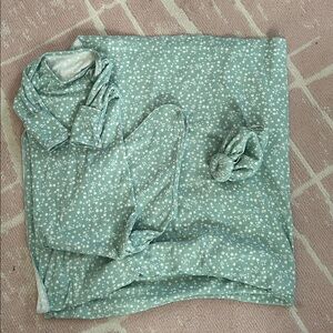 kb Essentials - Green Floral Baby Set